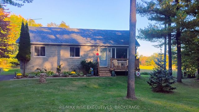4956 Ramparts Road, Frontenac