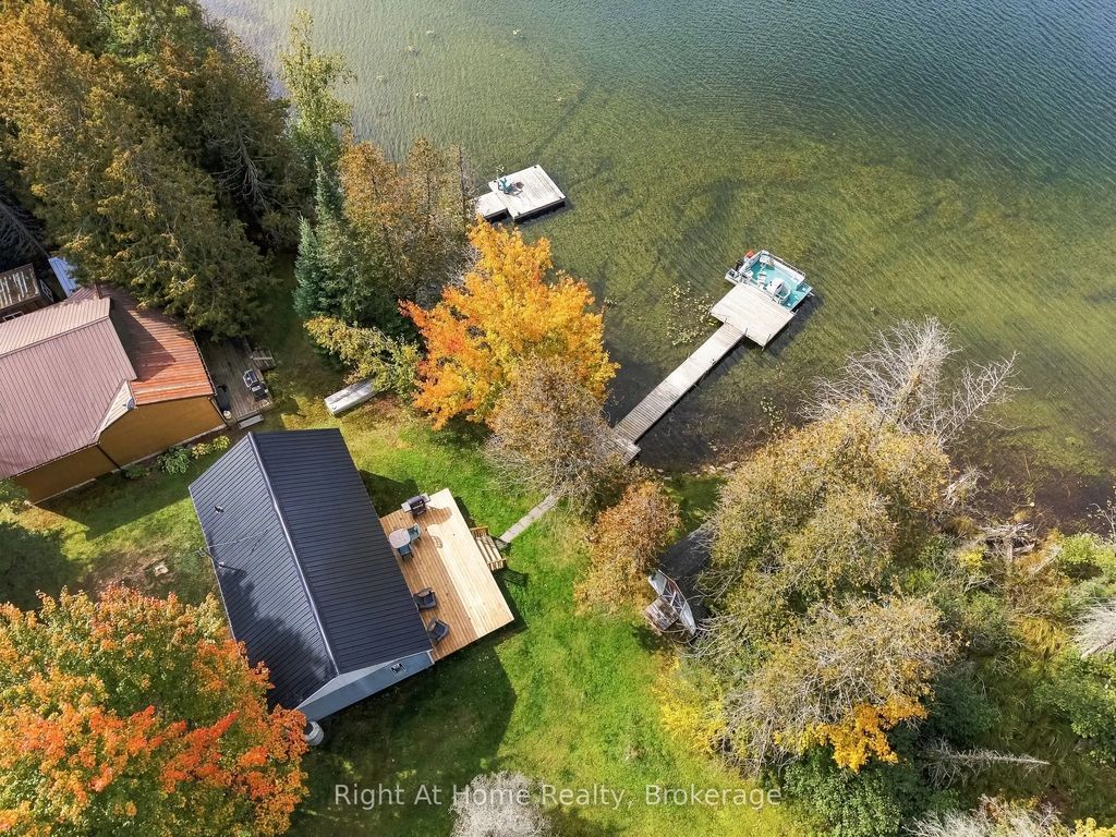 25 Snow Lk Lane, Wollaston