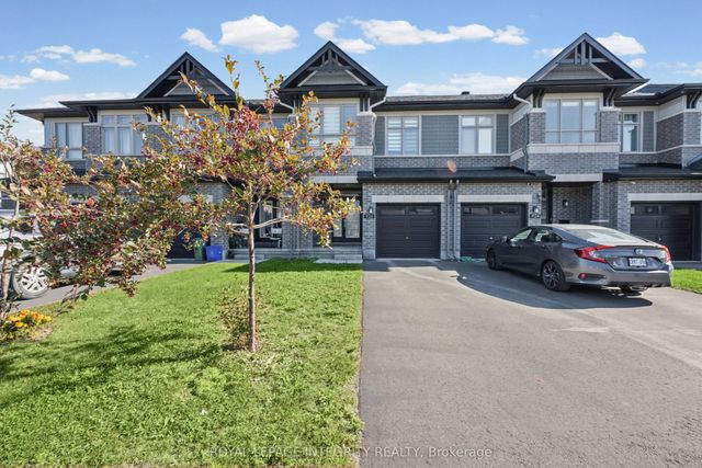 926 Omagaki Way, Blossom Park - Airport and Area
