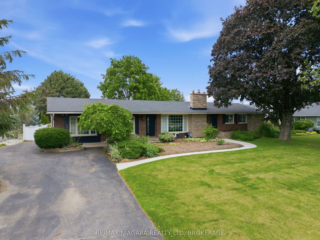 1042 Lakeshore Road W, St. Catharines