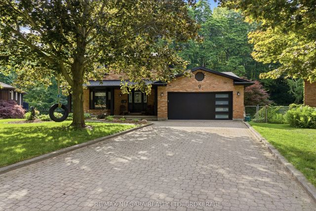 9 Beechnut Court, Pelham