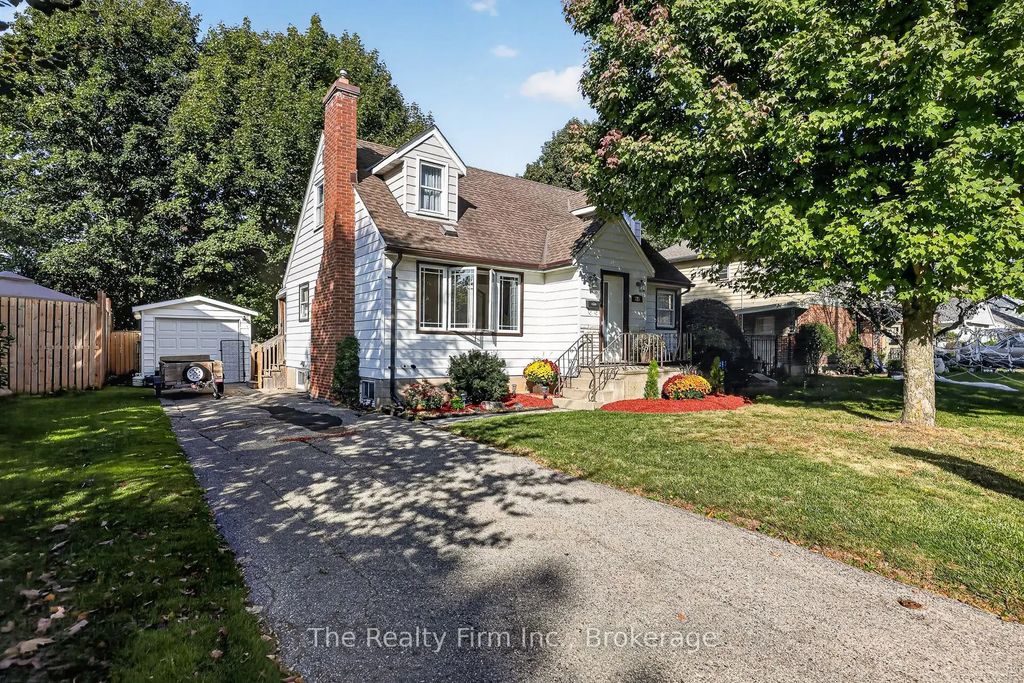 325 Victoria Street N, Woodstock