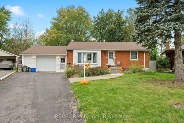 8327 Parkway Drive Upper Unit, Niagara Falls