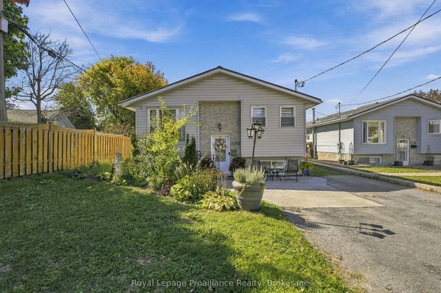 208 Byron Street, Quinte West