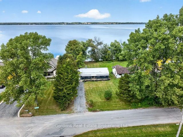 109 Prinyers Cove Crescent, Prince Edward County