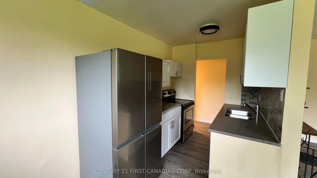 Photo of Listing #X13843534