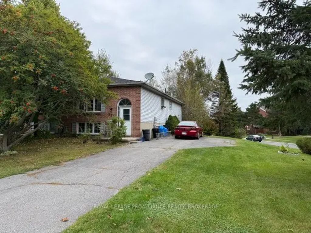 272 Owens Crescent, Kingston