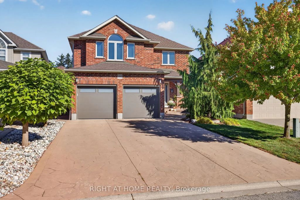 1032 Byronmanor Road, London South