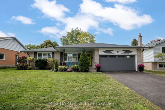 17 Applewood Lane, London South