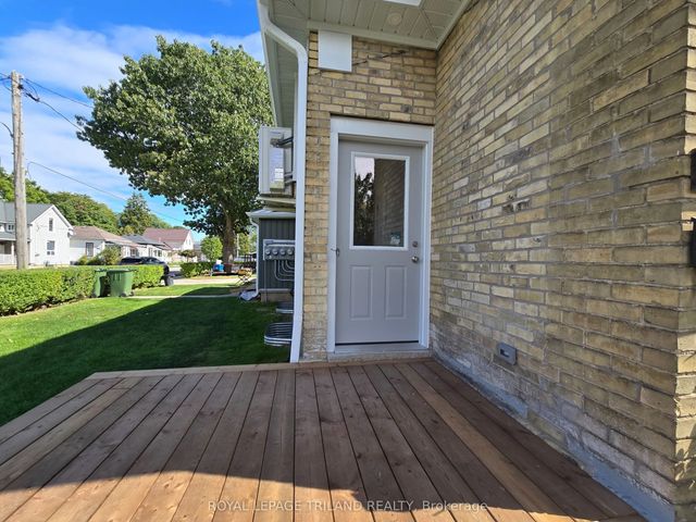 245 Ross Street 1, St. Thomas
