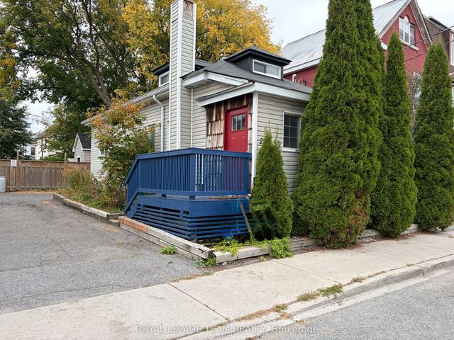 27 Poplar Street, West Centre Town