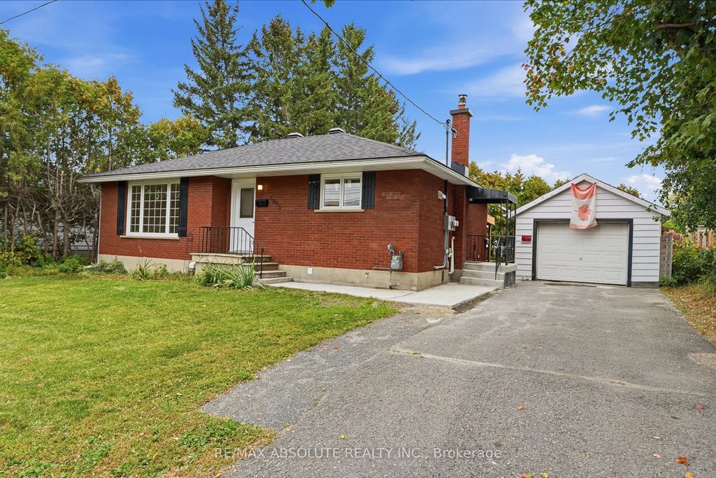 1095 Kenaston Street, Cyrville - Carson Grove - Pineview