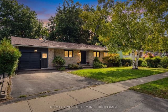 933 Mayfair Crescent, Kingston