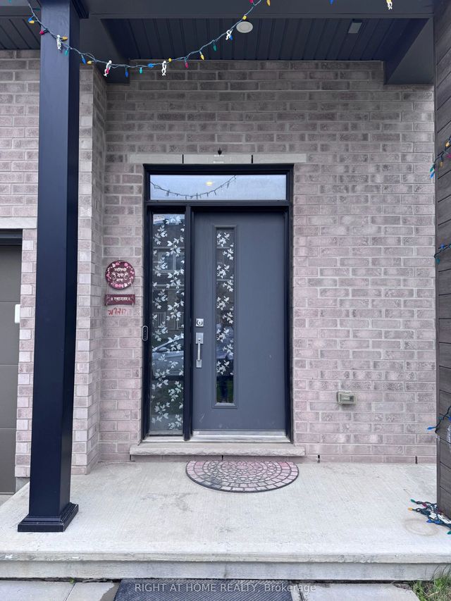 700 Fairline Row, Stittsville - Munster - Richmond