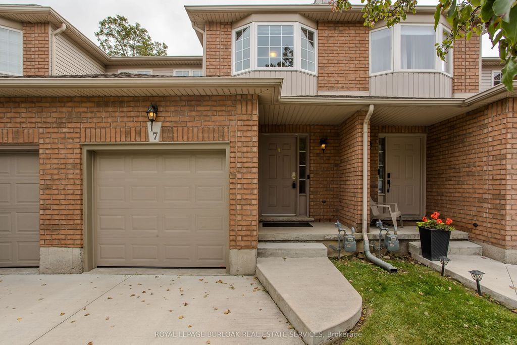 348 Highland Road 17, Hamilton