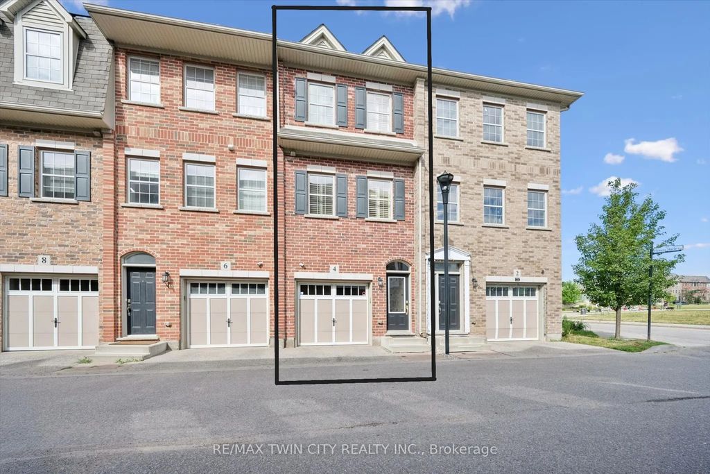 4 Cheltenham Mews, Kitchener