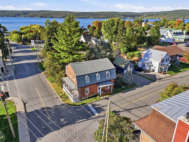 31 John Street, Champlain