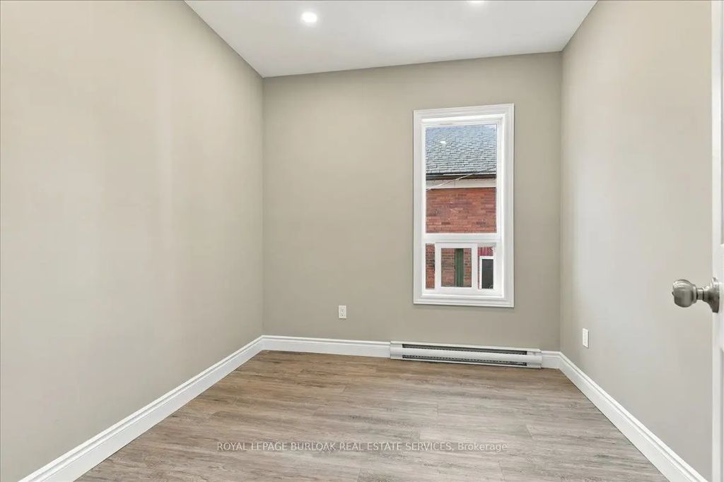 17 Eby Street S Upper, Kitchener