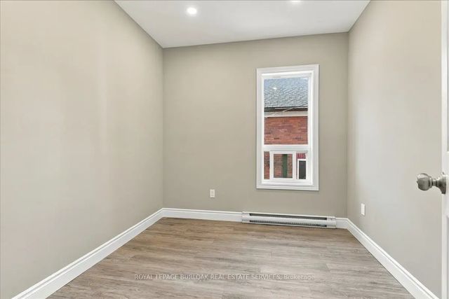 17 Eby Street S Upper, Kitchener
