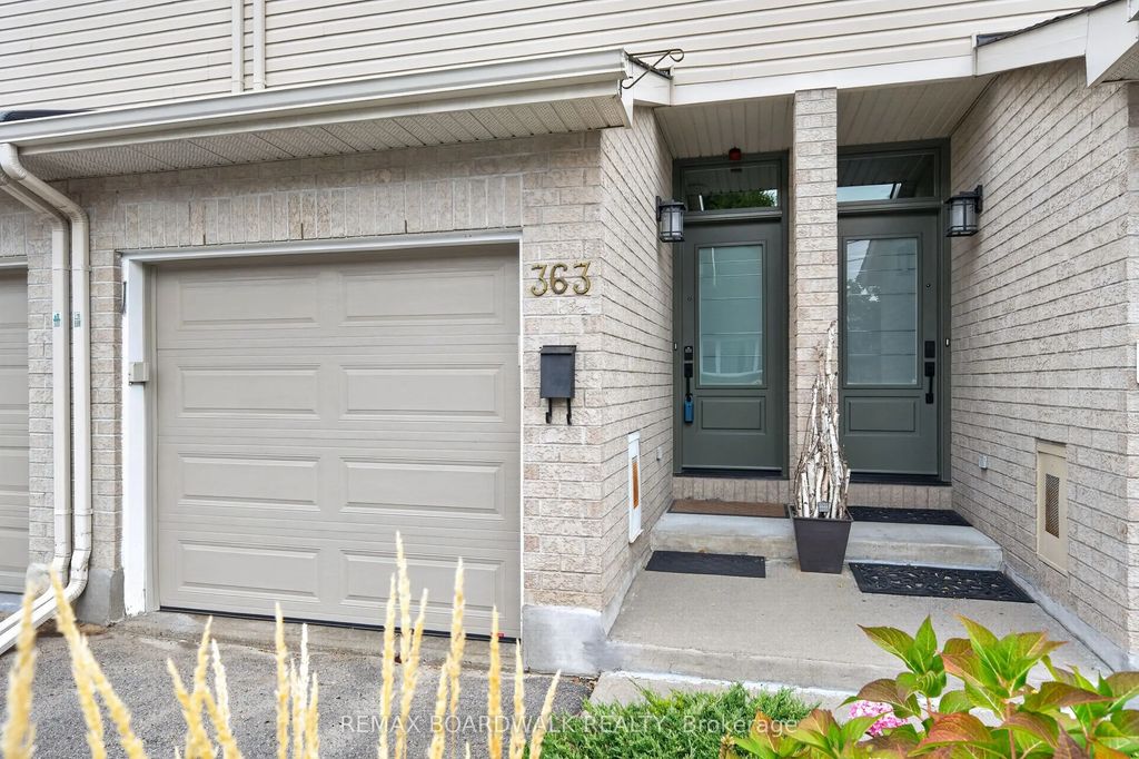363 Levis Avenue, Vanier and Kingsview Park