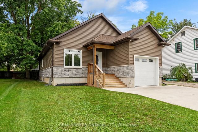 52 Queen Street, Huron East