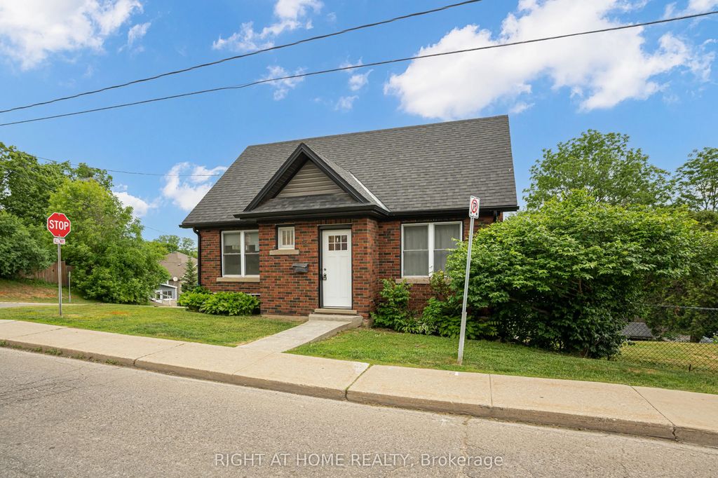 38 Washington Street, Brant