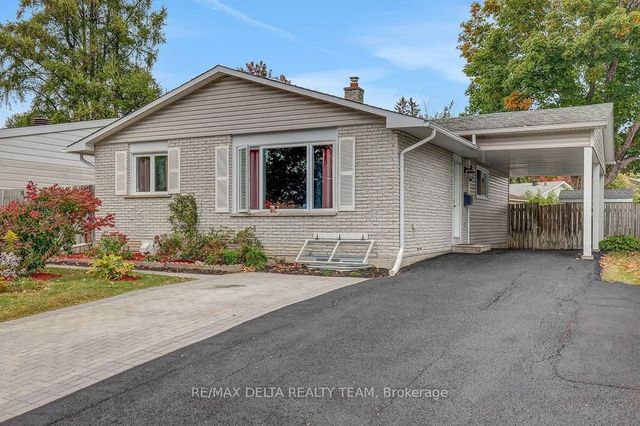 11 Courtney Road, Kanata