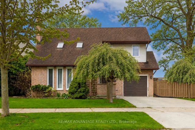 122 Barrydale Crescent, London North