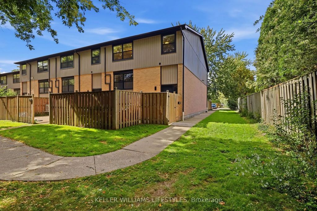 105 Andover Drive 36, London South