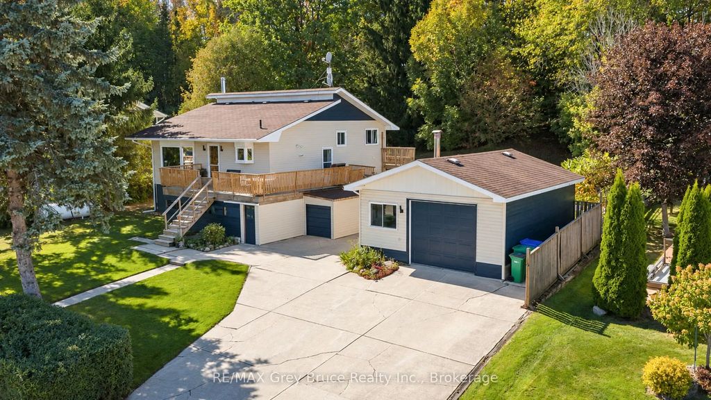 150 Macintosh Drive, Georgian Bluffs