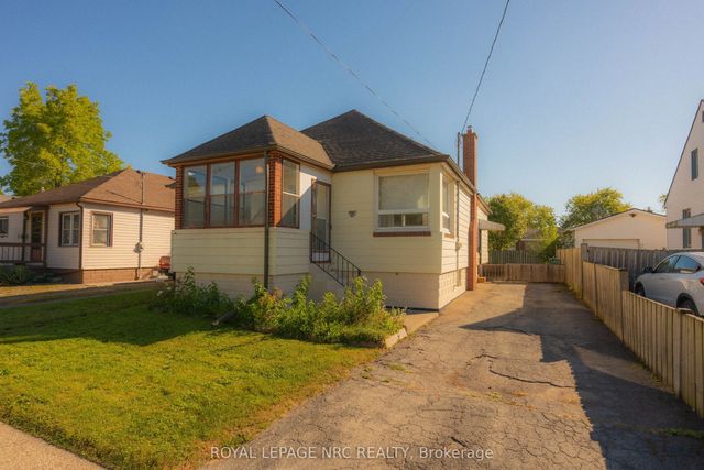 56 Lyons Avenue, Welland