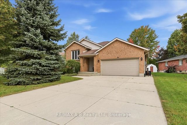 194 Norwood Court, Stratford