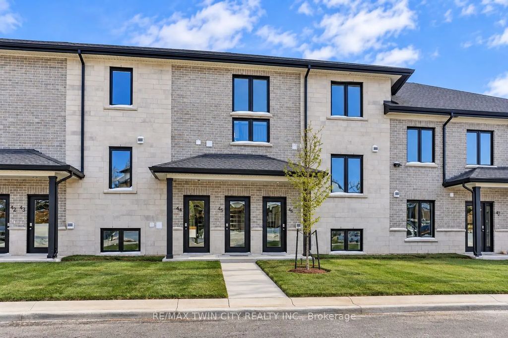 3202 Vivian Line 45, Stratford