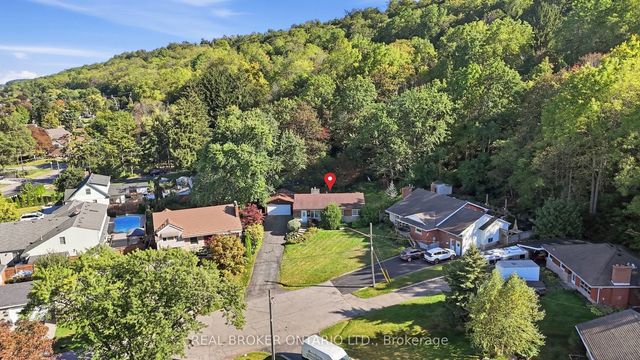 8 Hill Place, Hamilton