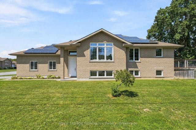 63 Freedom Crescent, Quinte West