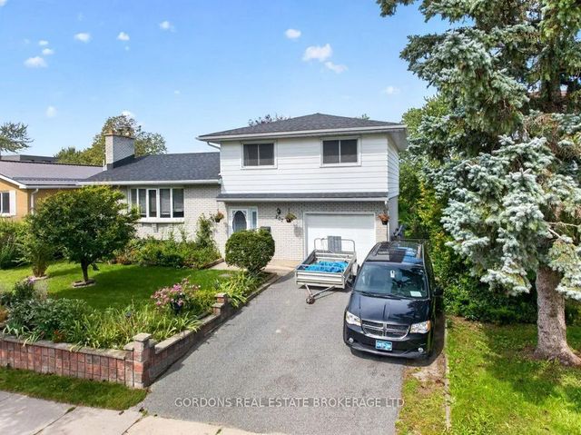 207 Robert Wallace Drive, Kingston
