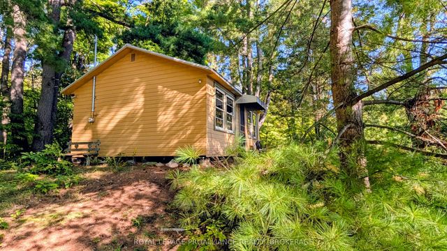 1256 Rose Lane, Frontenac