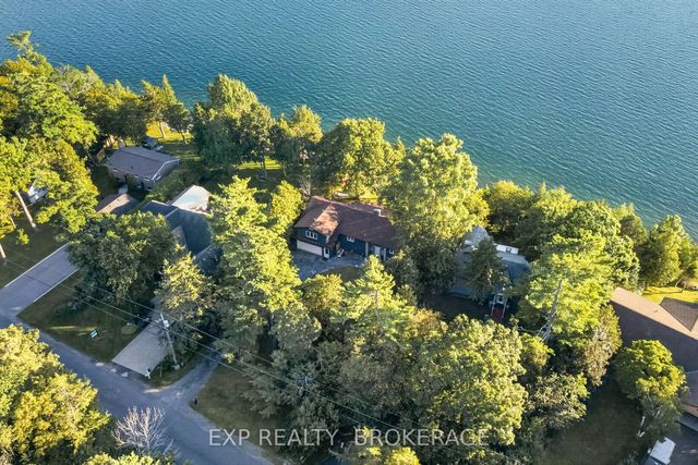 182 Nicholson Point Road, Loyalist