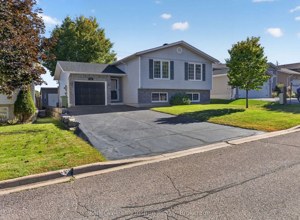 120 Cockburn Crescent, Pembroke