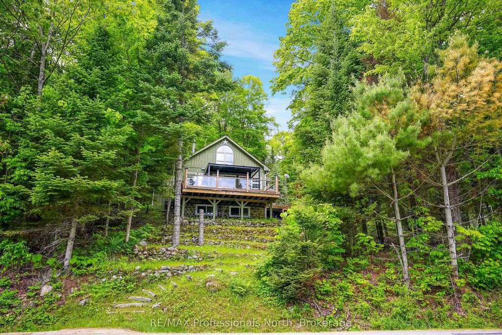 1214 Kashagawigamog Lake Road, Minden Hills