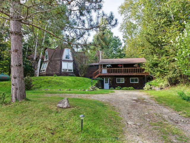 861 Pinecreek Road S, Callander