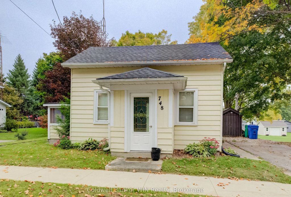 748 Arthur Street, West Grey