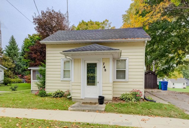 748 Arthur Street, West Grey
