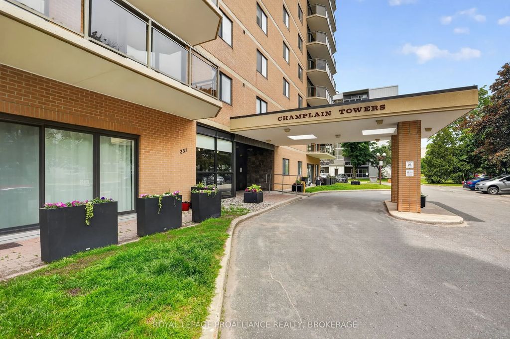 257 Bath Road 401, Kingston