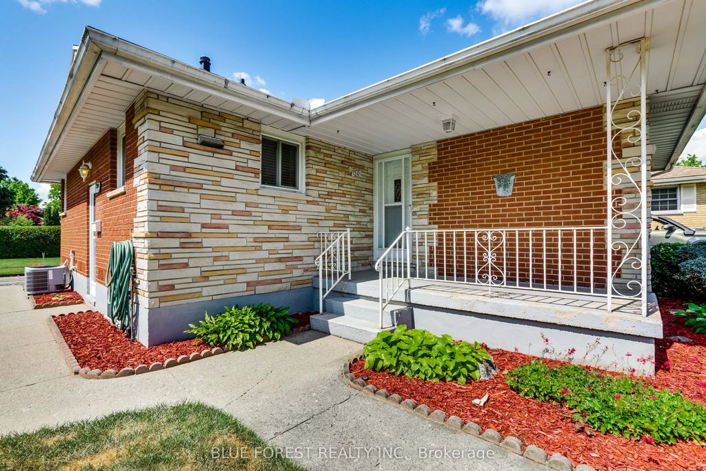 1201 Patann Drive N, London East