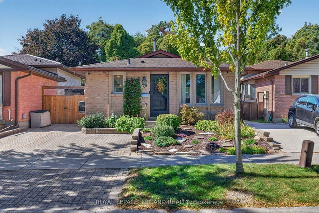 38 Caprice Crescent, London East