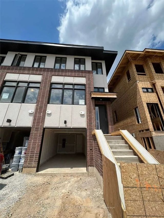 527 Shaver Road 6, Hamilton