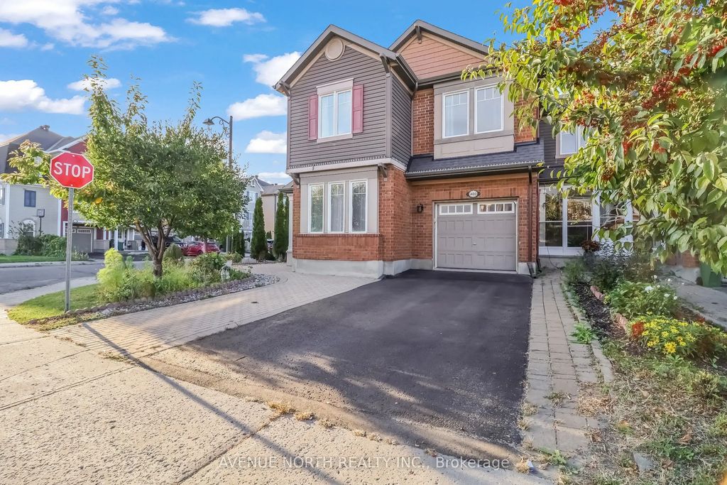 400 Meadowhawk Crescent, Barrhaven