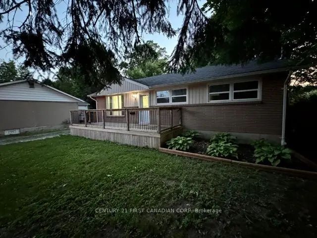31 Thorncrest Crescent Upper Level, London South
