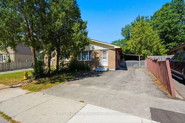 17 Edgemere Crescent, London South